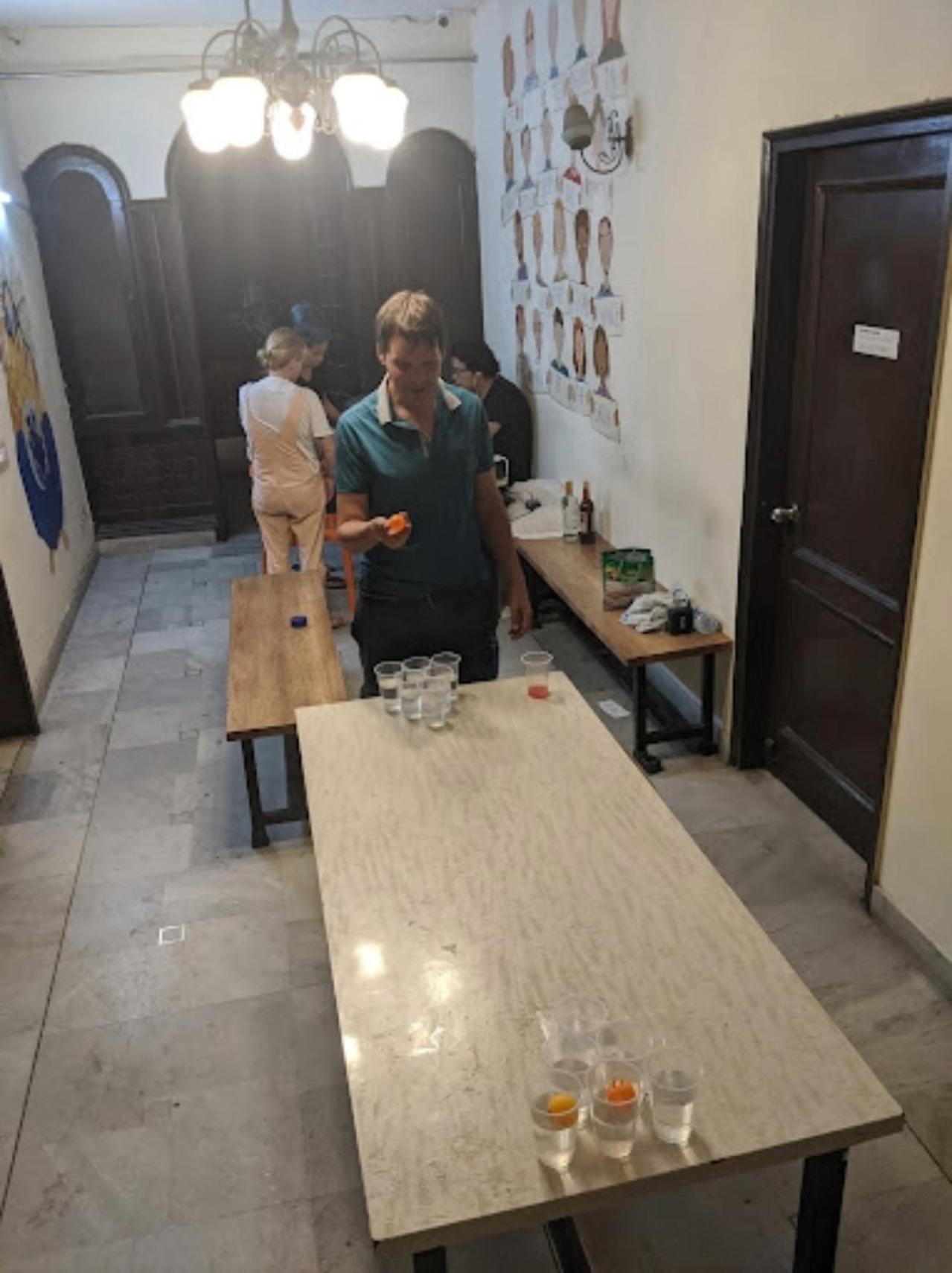The Desire Hostel New Delhi Extérieur photo
