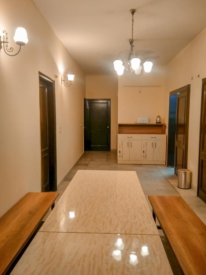 The Desire Hostel New Delhi Extérieur photo