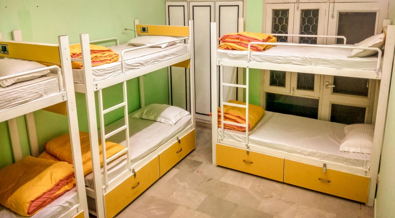 The Desire Hostel New Delhi Extérieur photo