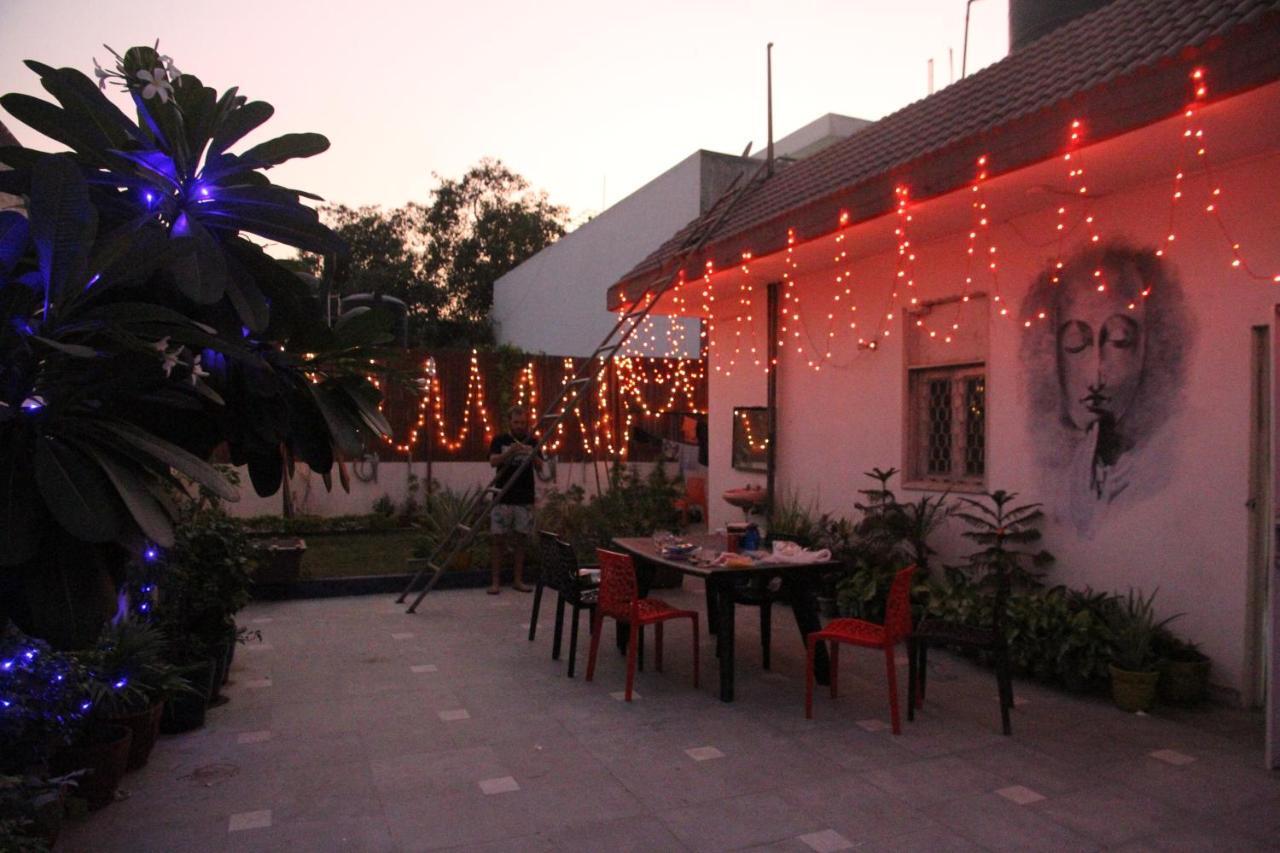 The Desire Hostel New Delhi Extérieur photo