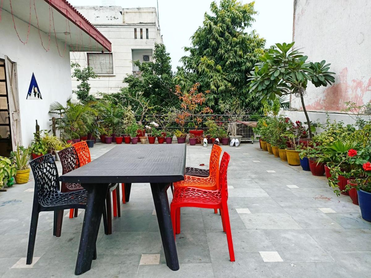 The Desire Hostel New Delhi Extérieur photo