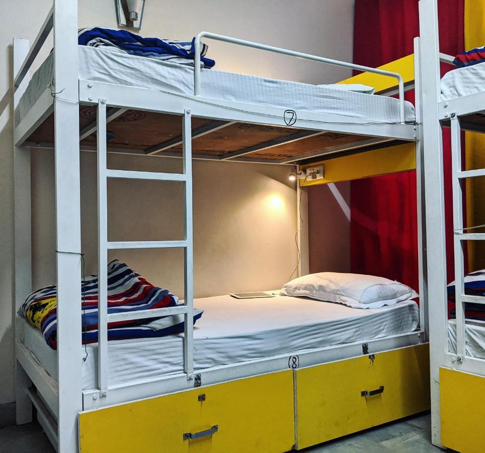 The Desire Hostel New Delhi Extérieur photo