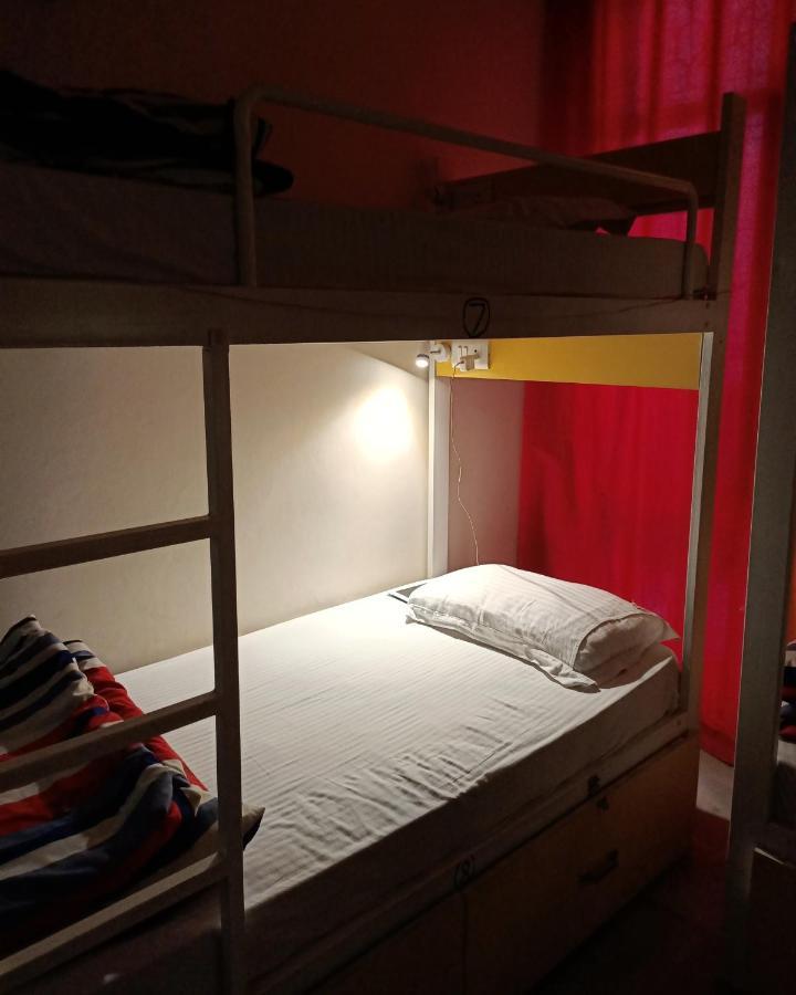 The Desire Hostel New Delhi Extérieur photo